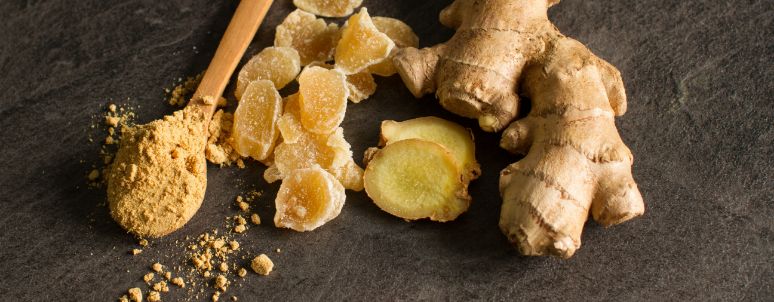 Ginger root whole and powdered